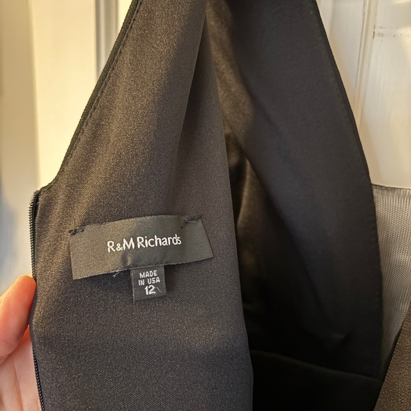 R&M Richards Black Tiered Maxi Dress - Picture 4 of 11